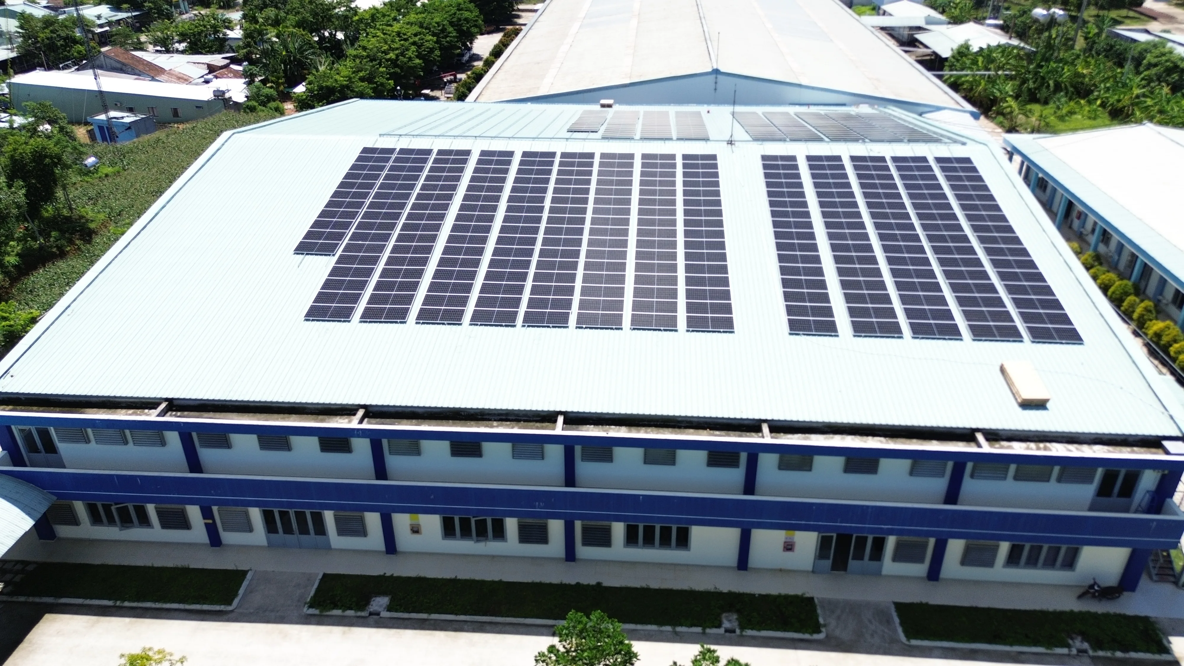 Tấm pin Poly 330W — ảnh 2